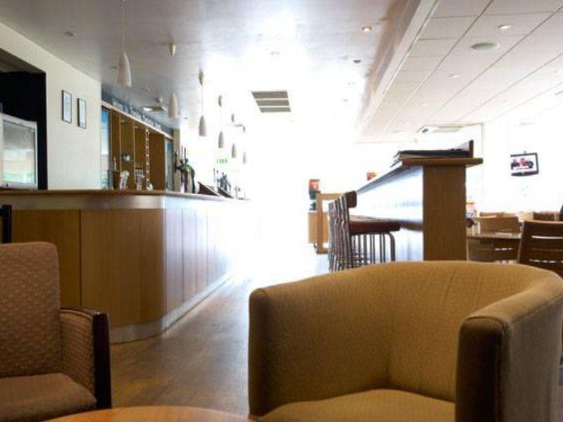 Holiday Inn Express Manchester Airport Ringway Ngoại thất bức ảnh